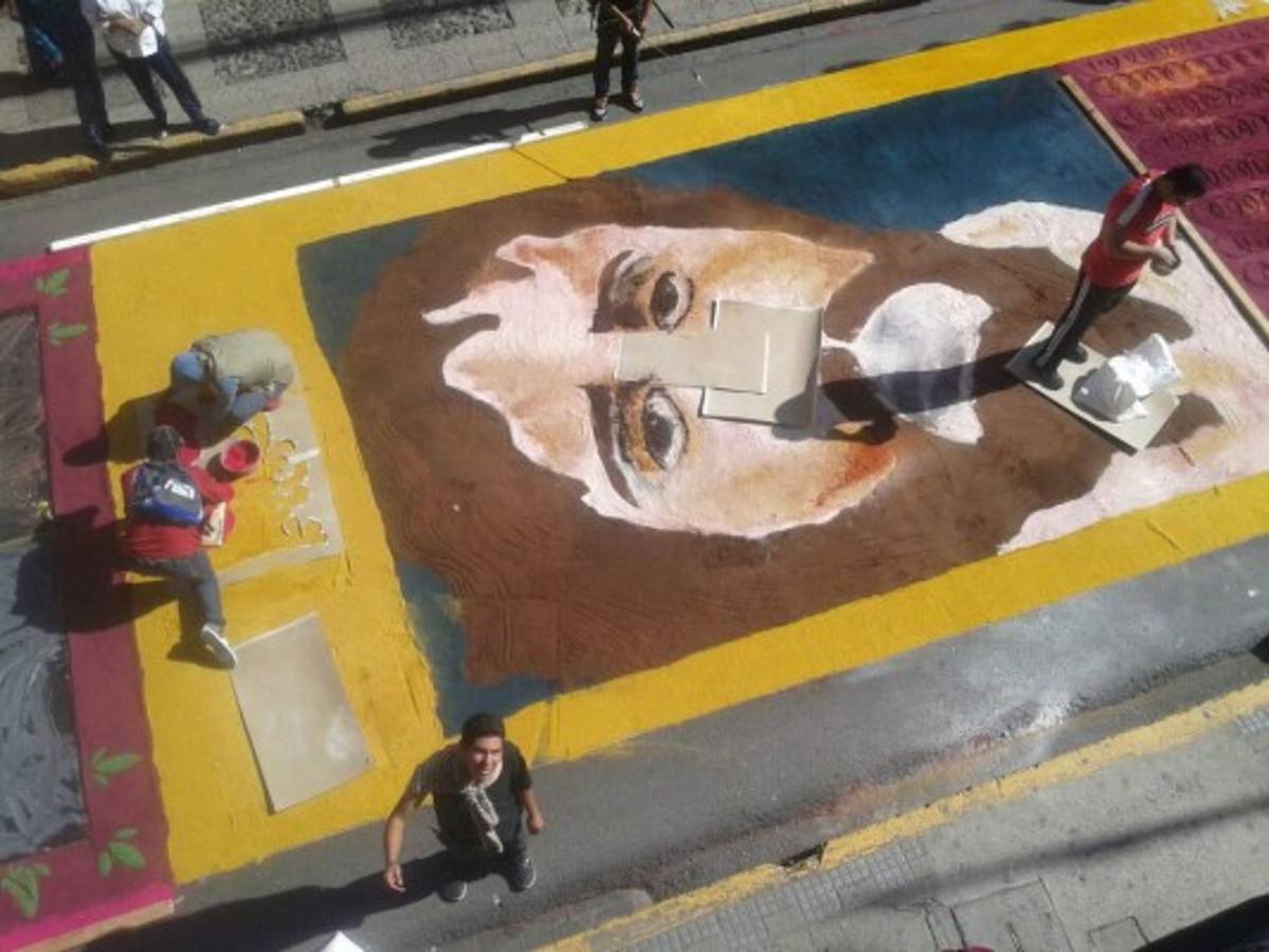 FOTOS: Alfombras con color y tradición en Tegucigalpa