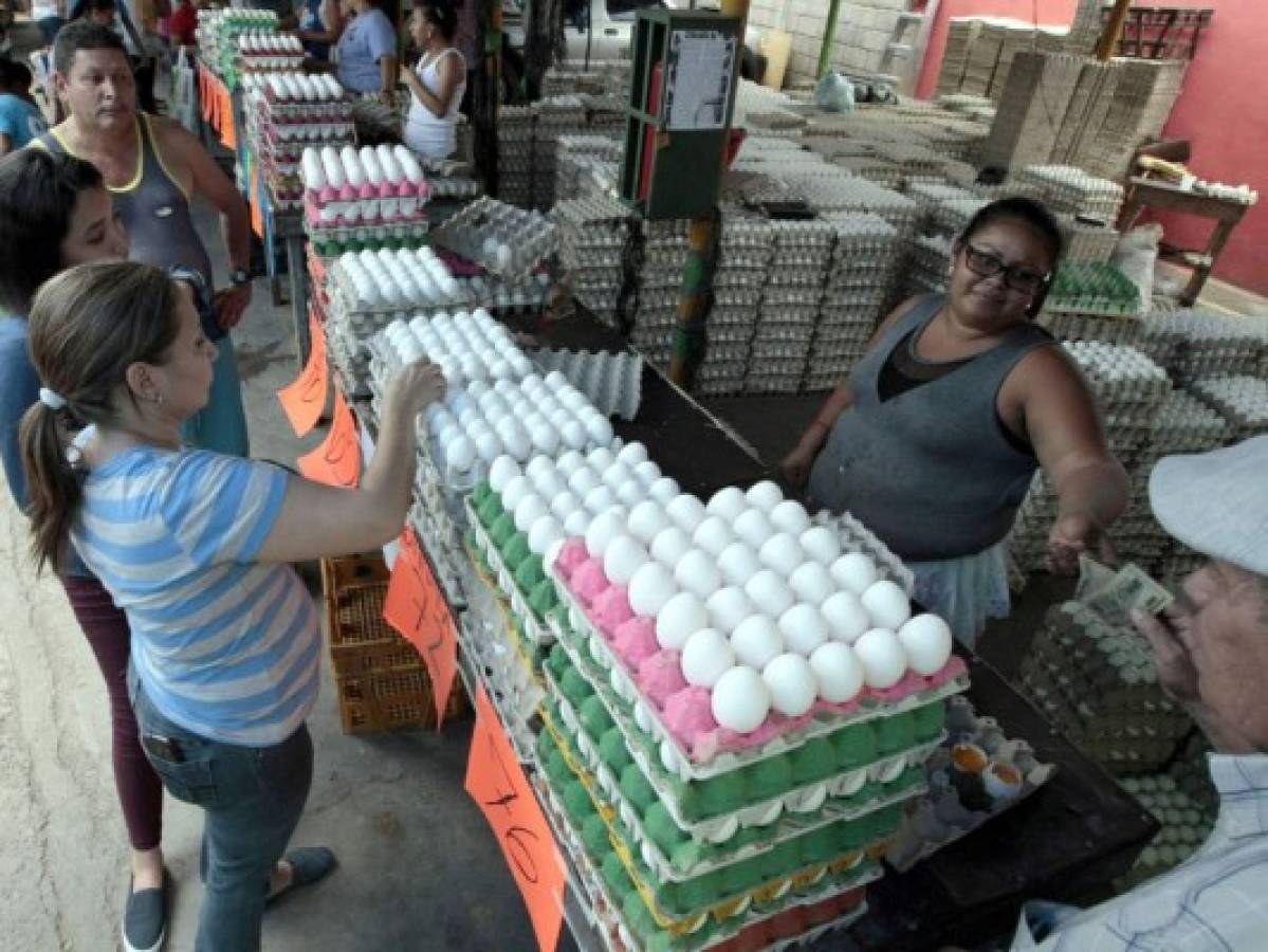 Bajan precios de huevos y mariscos en la capital