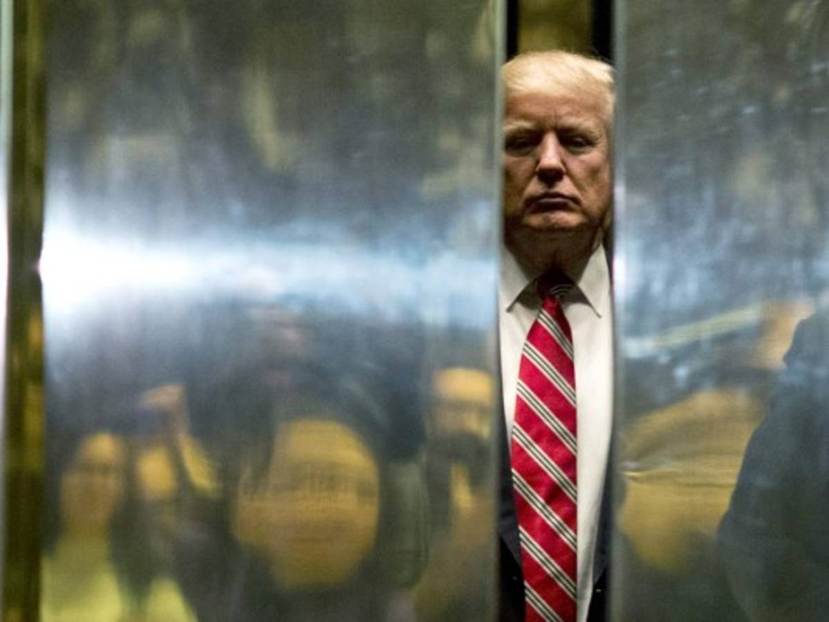 Forman gran jurado para decidir si hay fundamentos para un juicio a Trump, según medios