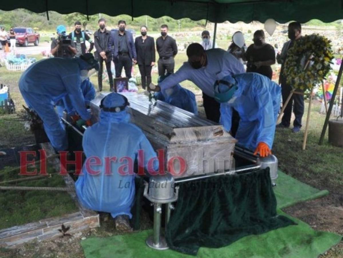 'No quisimos hacer un show', dice familia del pastor Mario Barahona tras darle el último adiós