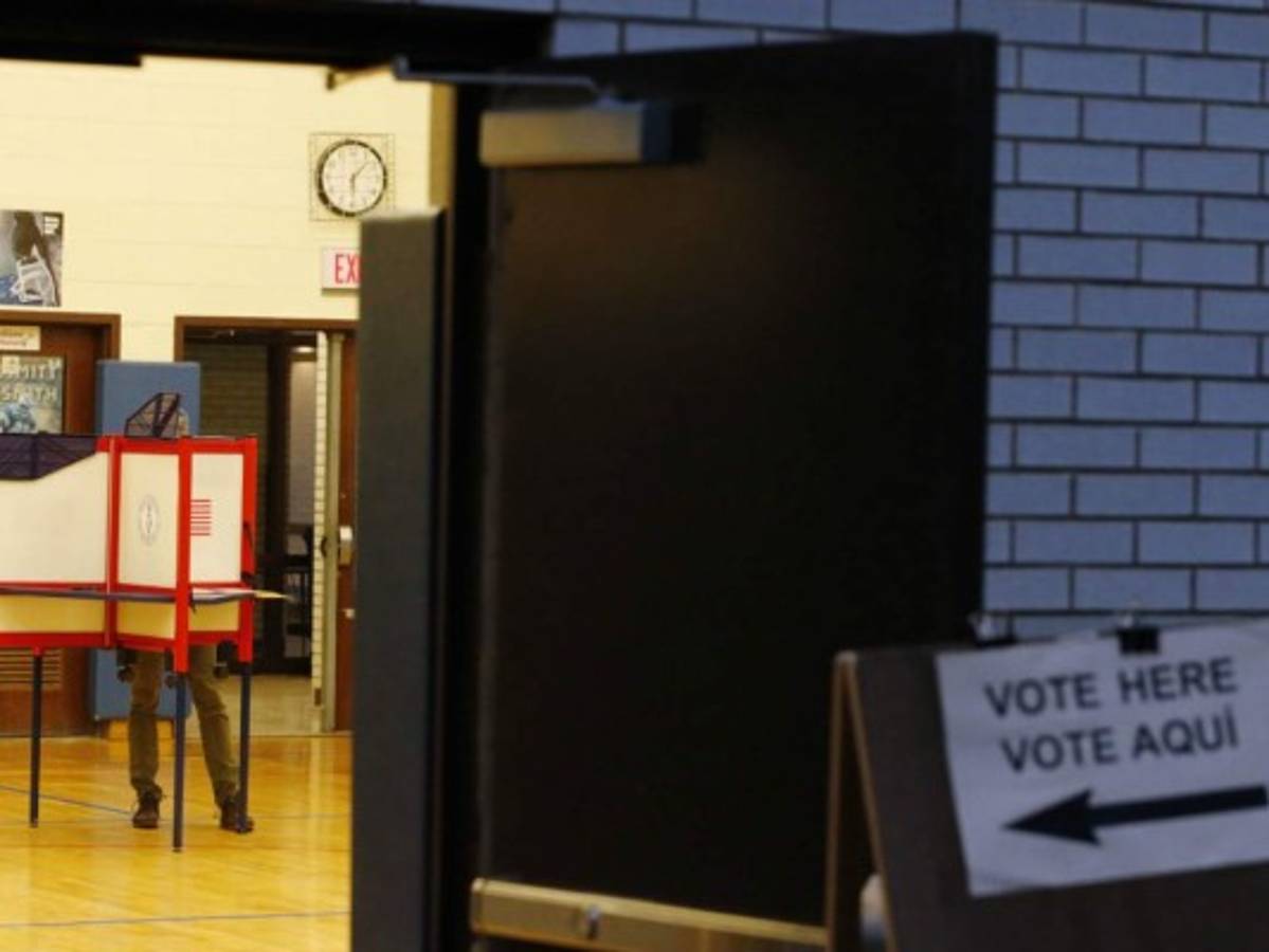 Nueva York vota en primarias clave con Clinton y Trump como favoritos