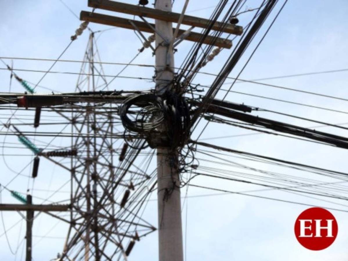 Advierten retiro masivo de cables y equipos de postes en el Distrito Central