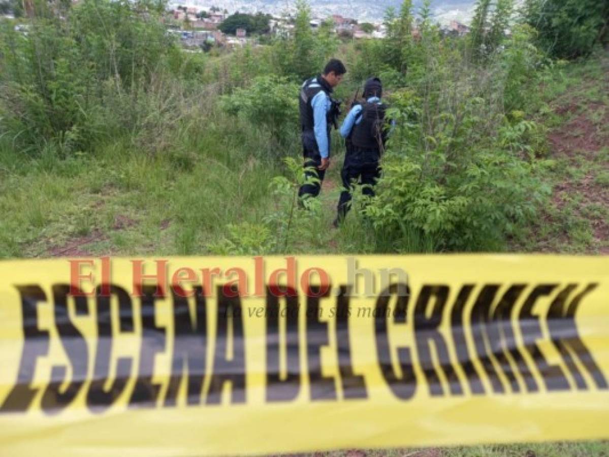 Hallan osamenta enterrada en una fosa clandestina