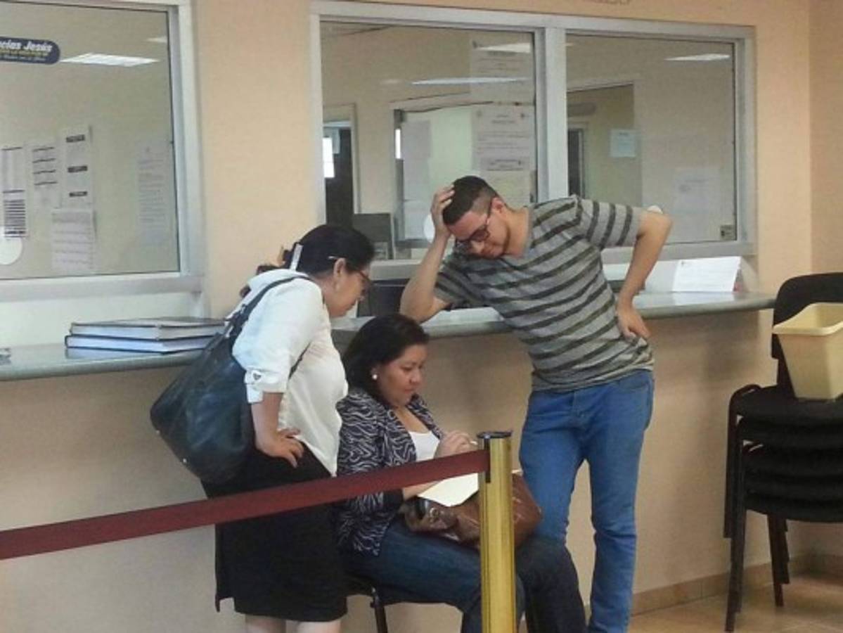 Estudiantes de la UNAH recuperan libertad, pero les prohíben participar en protestas