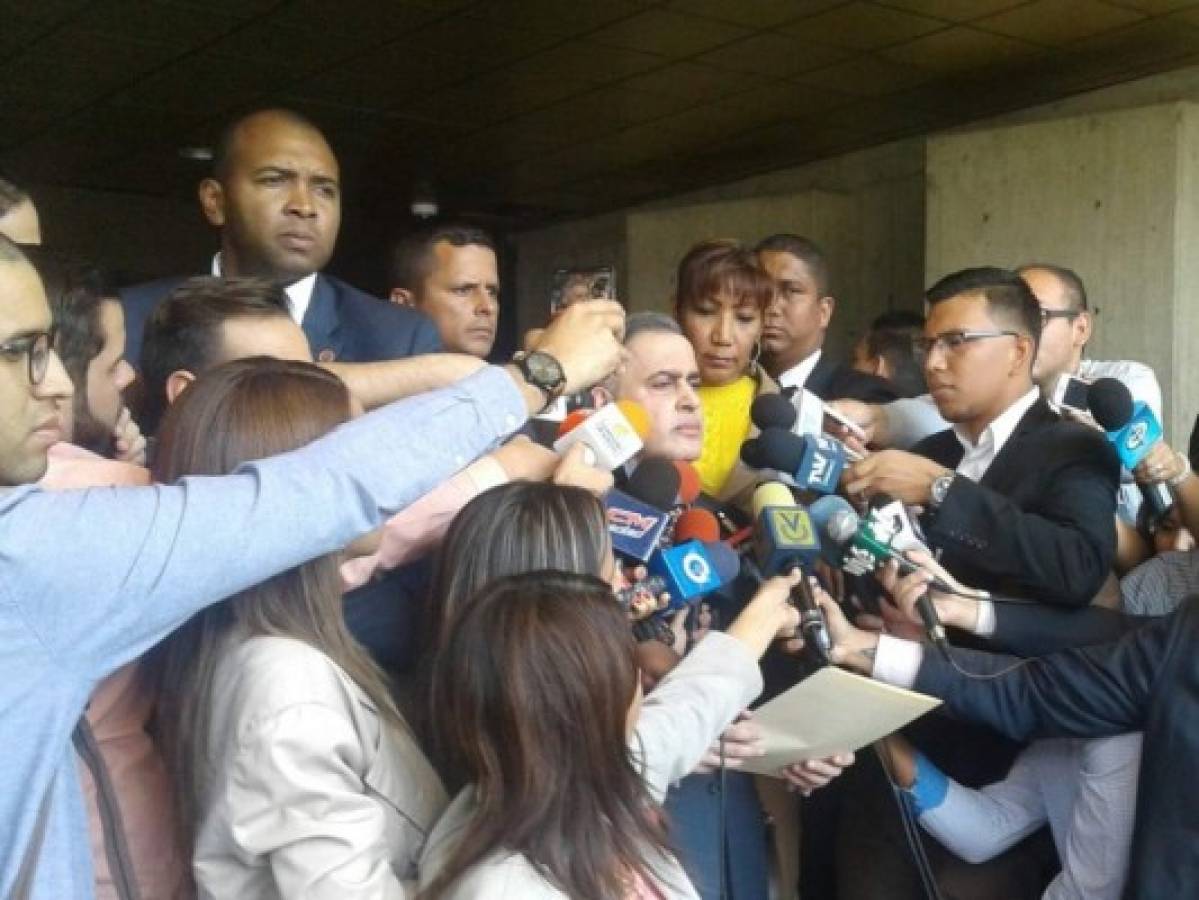 Fiscal general de Venezuela pide medidas cautelares contra Juan Guaidó