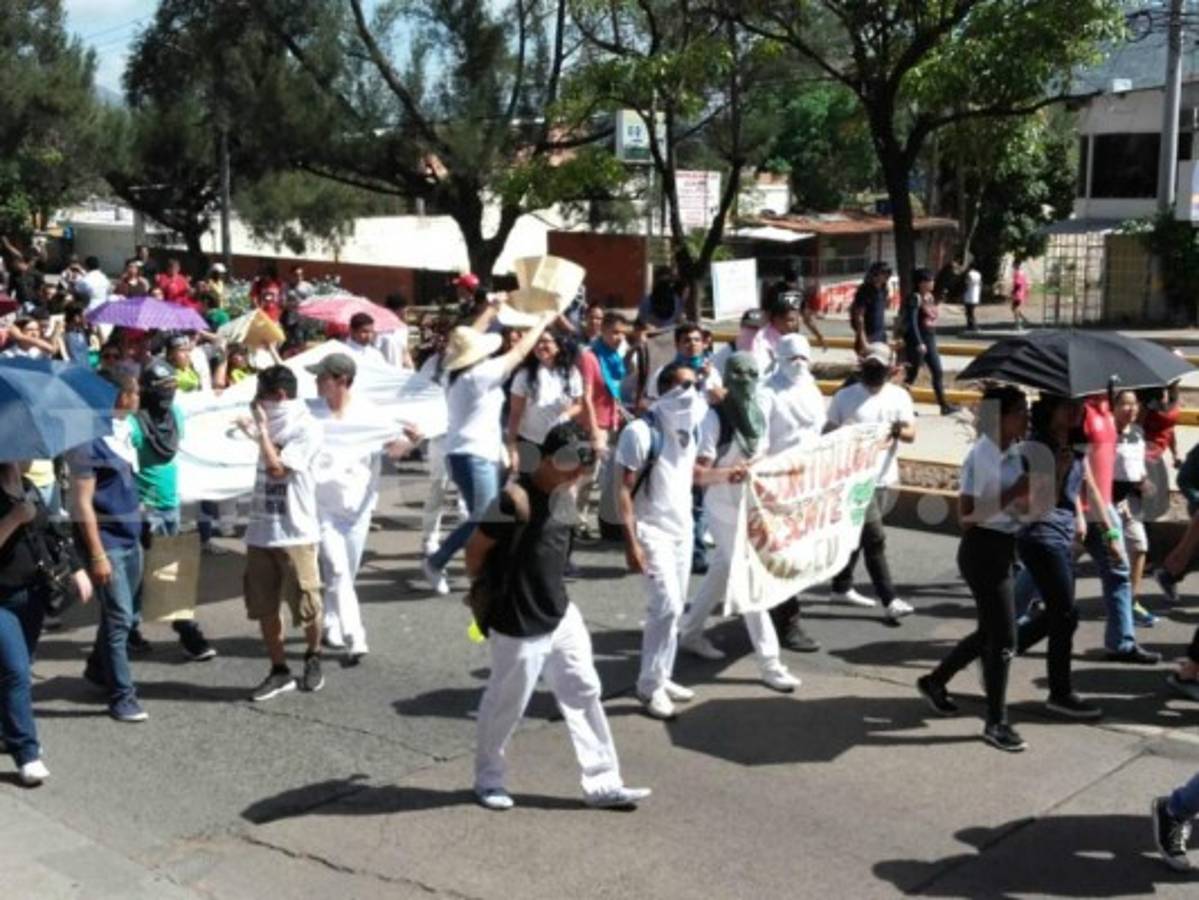 Concluye sin ningún acuerdo intento de diálogo entre autoridades y estudiantes