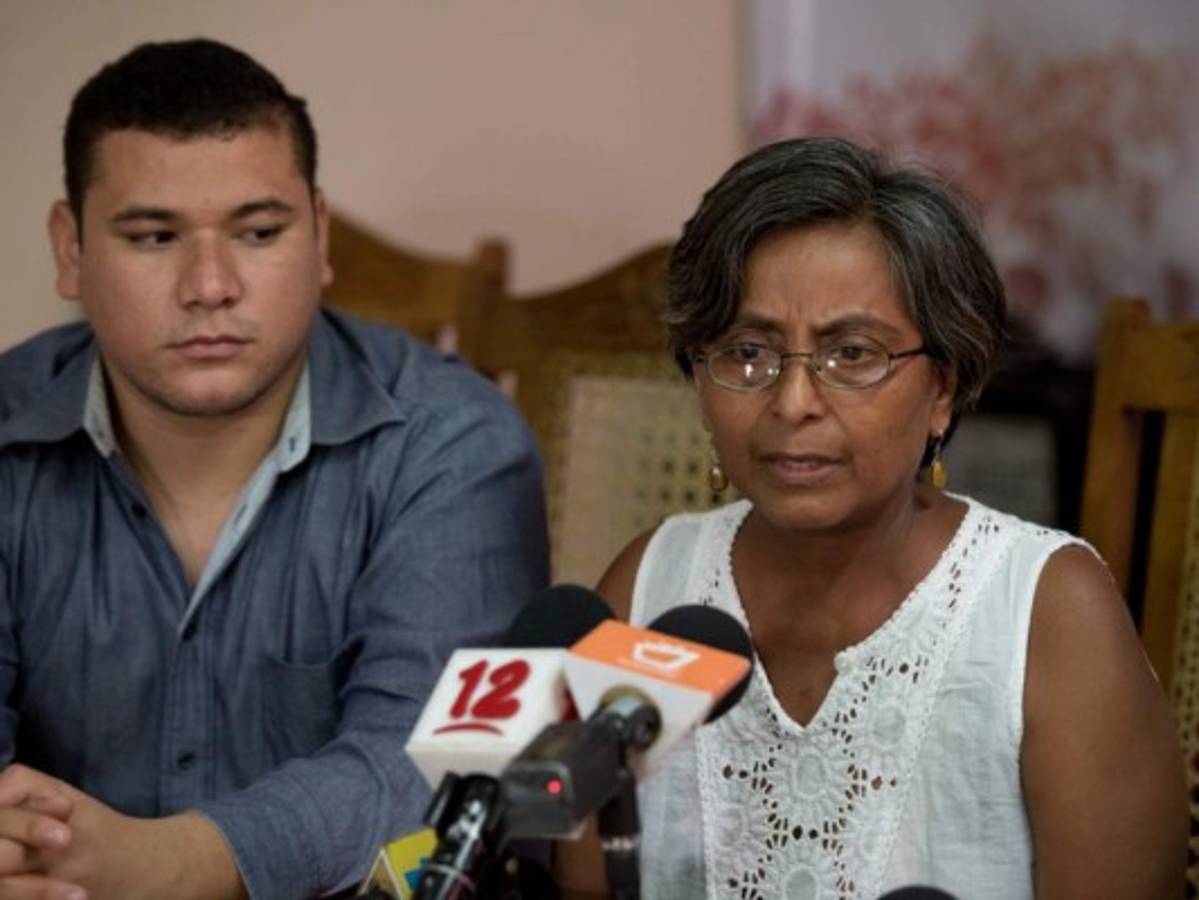 Familiares de estudiante de origen belga detenida piden que Honduras la reciba