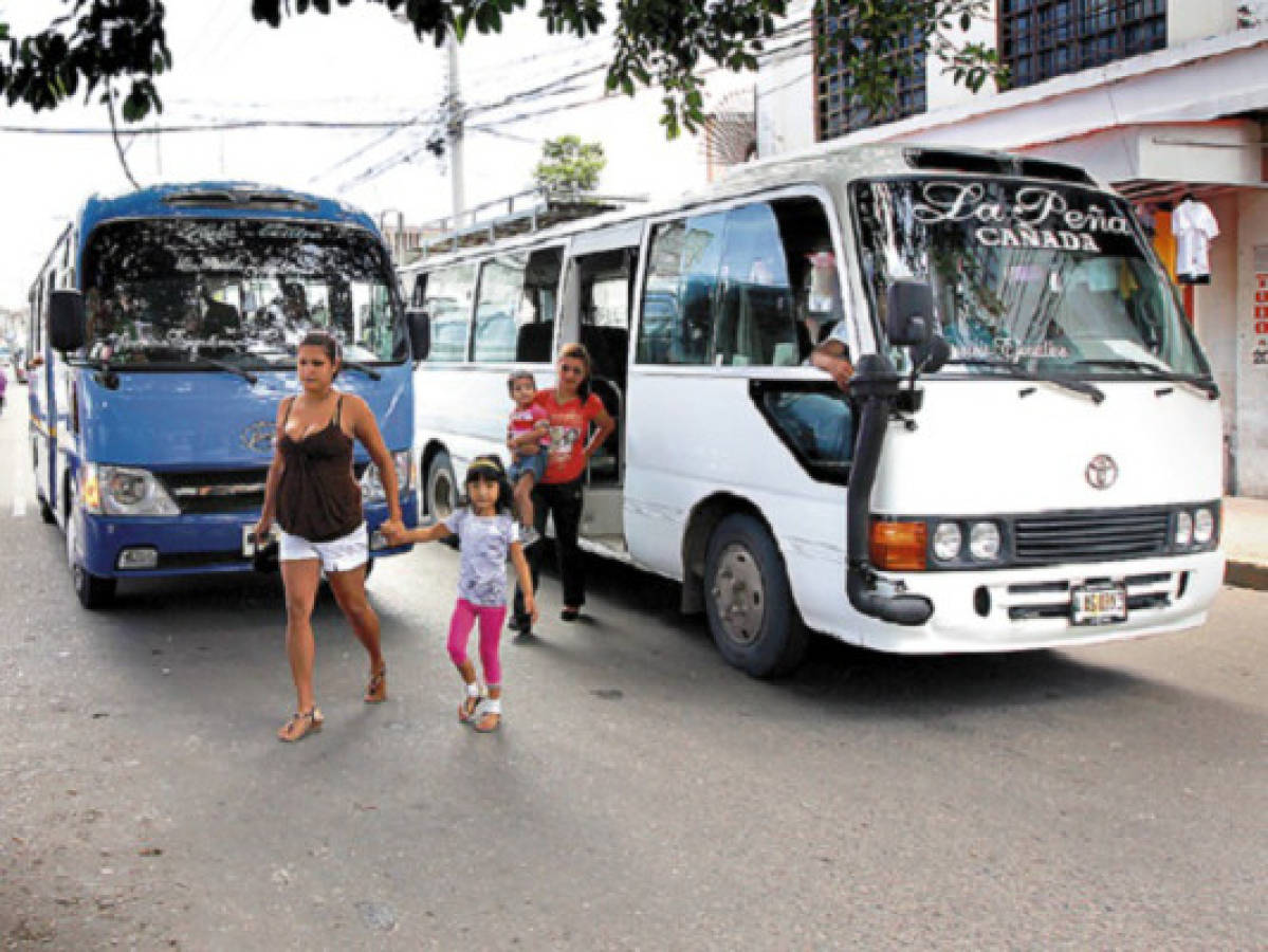 Buses ejecutivos circulan sin permiso de operación en la capital de Honduras