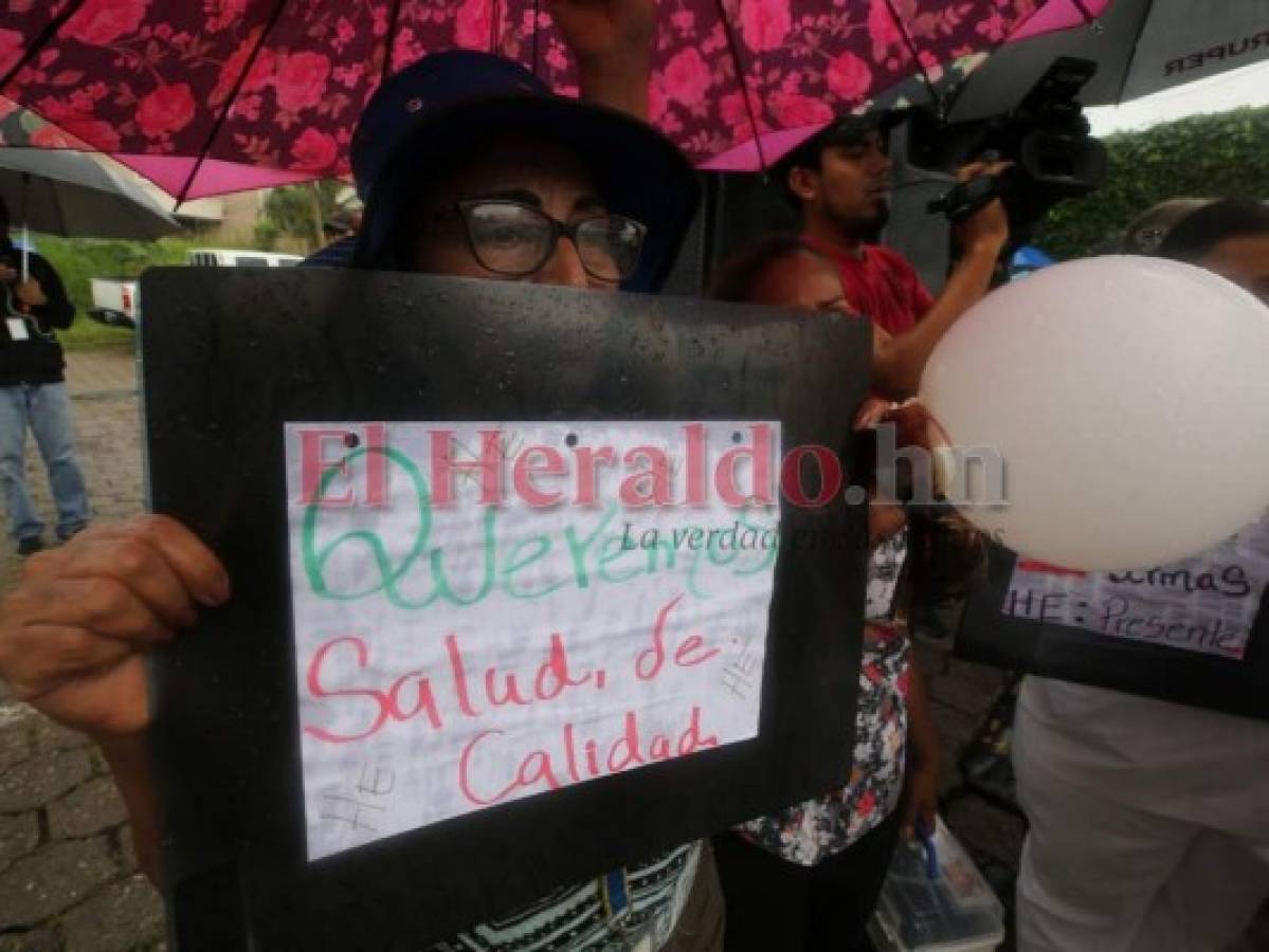 'Salud de calidad' exigen en las calles. Foto David Romero| EL HERALDO