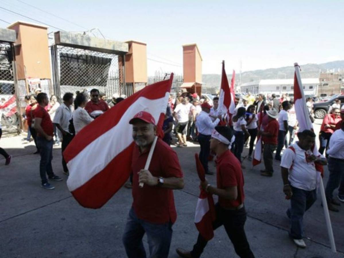 Luis Zelaya cierra campaña presidencial en Tegucigalpa