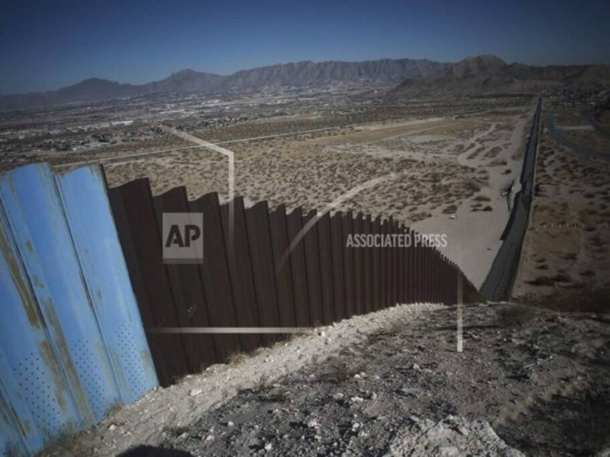 Agente fronterizo de EEUU balea fatalmente a un migrante