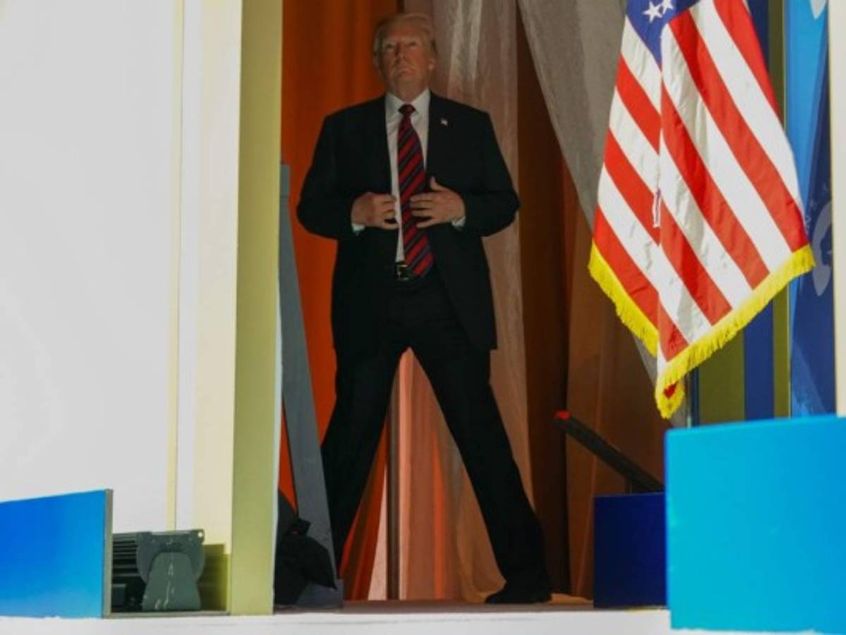 Estados Unidos expulsa a dos diplomáticos venezolanos