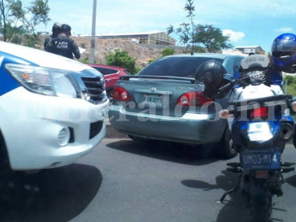 En persecución caen dos ladrones en el anillo periférico tras intentar robar un vehículo