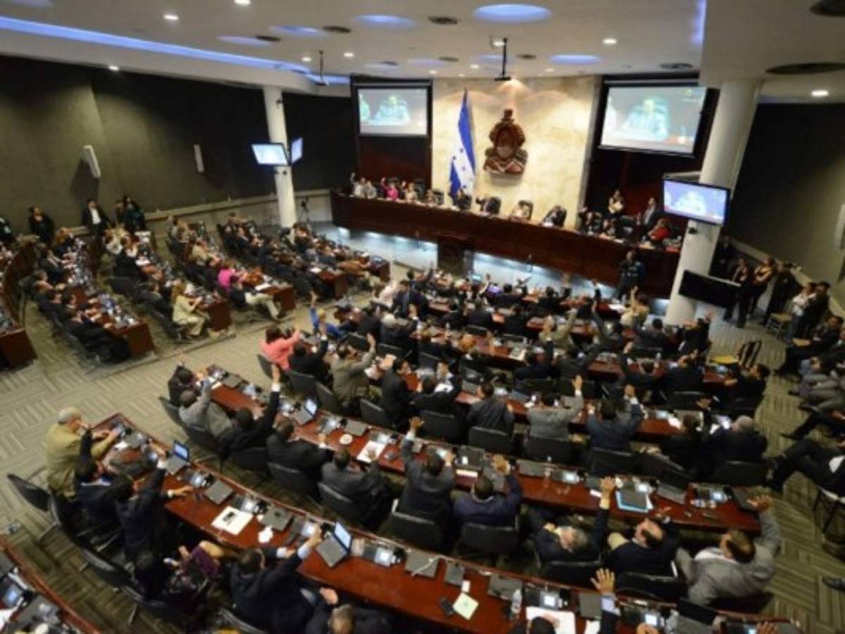 Habilitan fechas para sesiones en Congreso Nacional