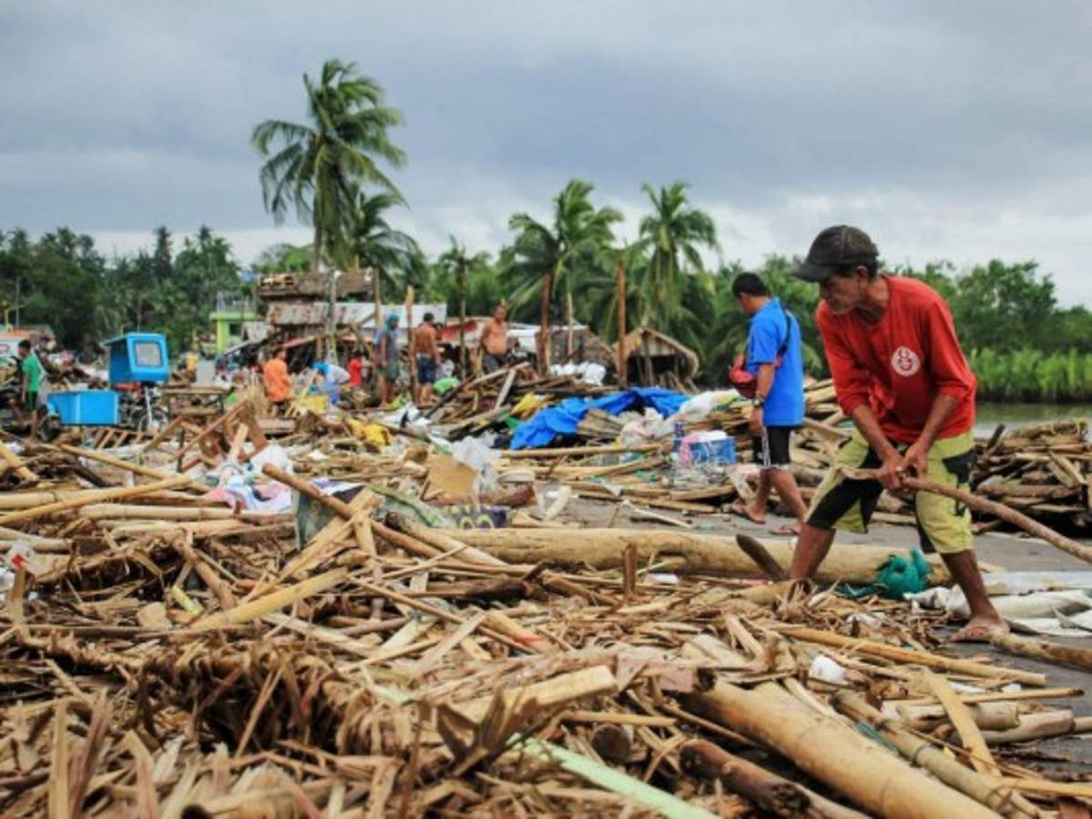 Dos muertos y miles de evacuados por tifón Kammuri en Filipinas