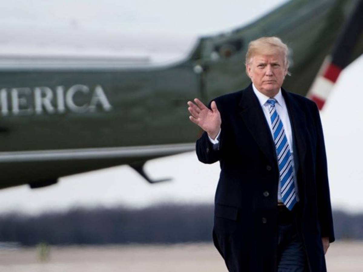 Trump finalmente firma ley de presupuesto y evita cierre del gobierno