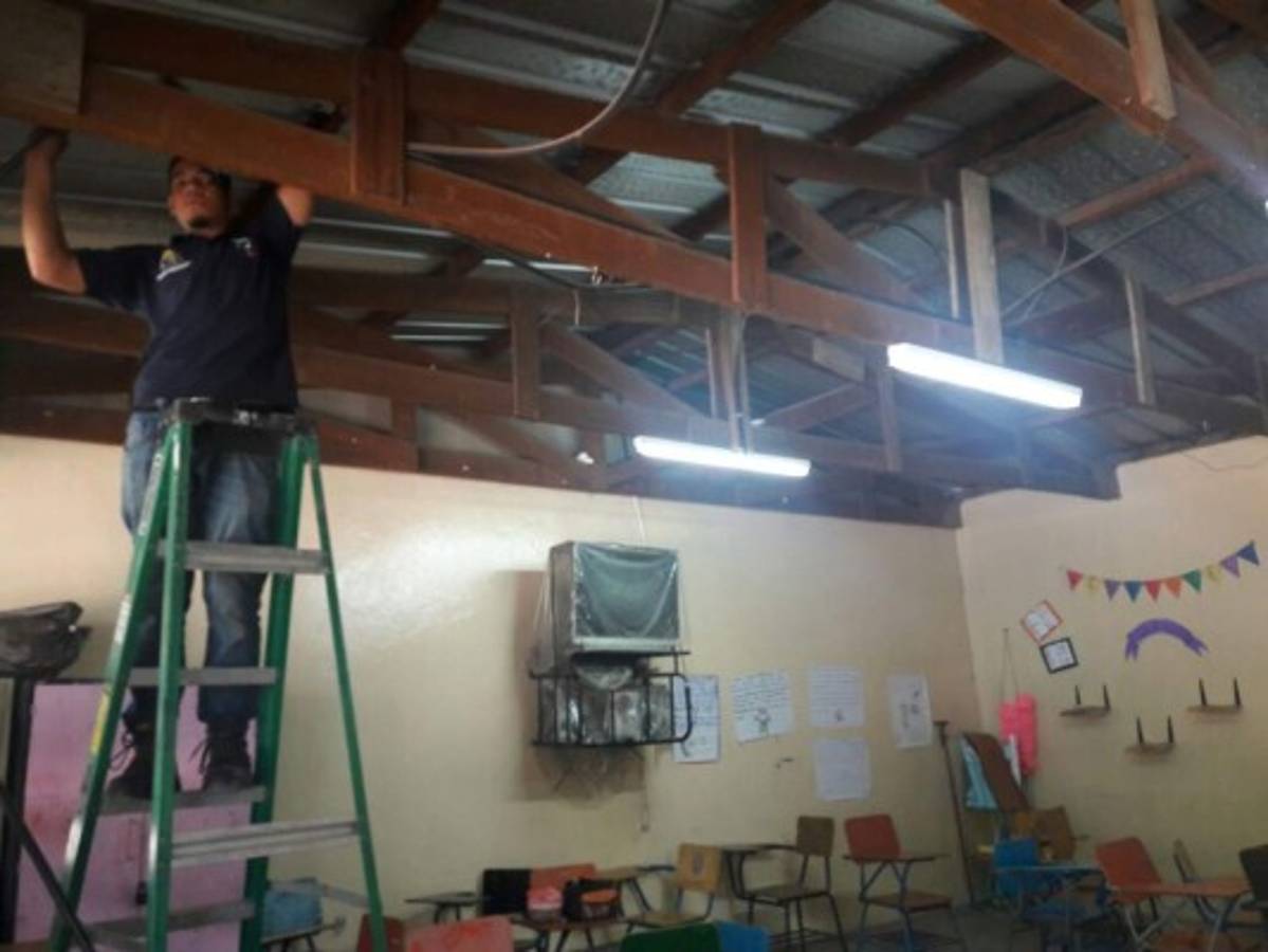 Equipos Industriales premia al CEB San Miguel de Heredia con sistema eléctrico