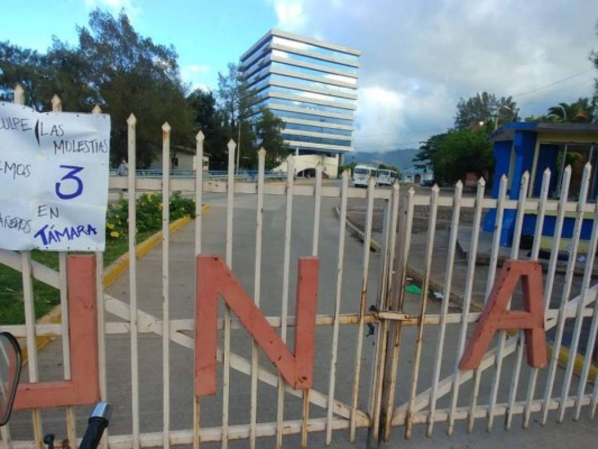 Tomadas amanecen instalaciones de la Universidad Nacional Autónoma de Honduras por estudiantes de Ingeniería