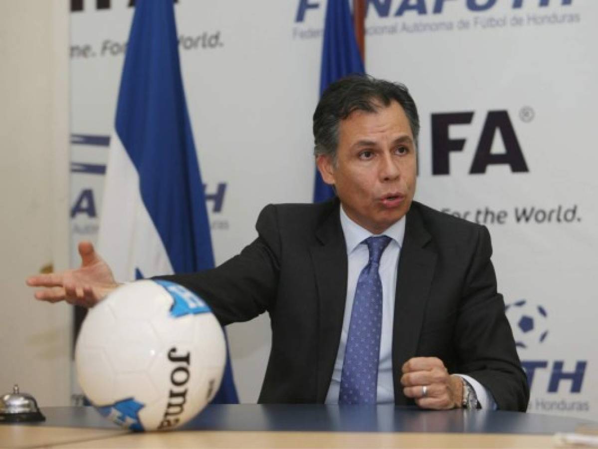 José Ernesto Mejía: 'FIFA nos cortó toda la ayuda”