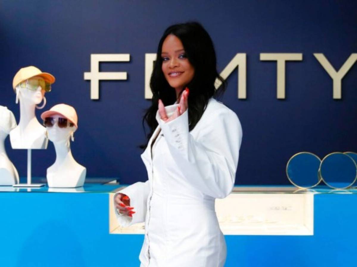 Rihanna hace historia y lanza su propia marca de ropa