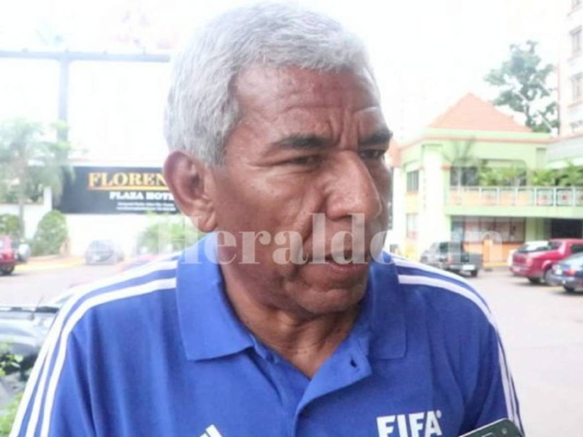 Héctor Castellón anuncia la salida de varios futbolistas del plantel