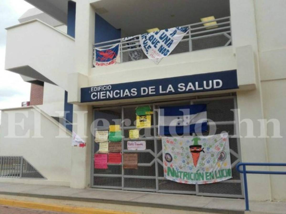 Estudiantes comienzan a entregar edificios de la UNAH entre desacuerdos