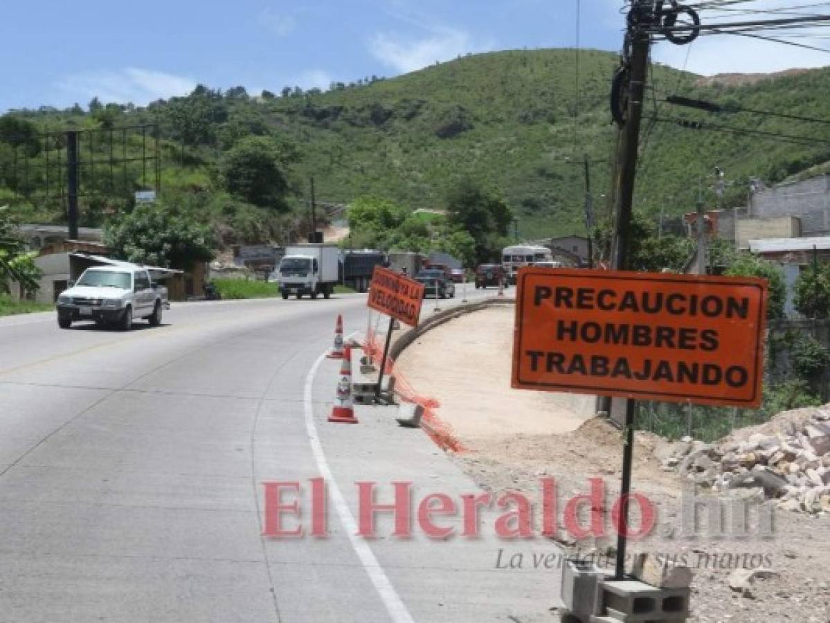 En la salida al sur ya se avanza en un 40% y se espera que en octubre finalicen las obras. Foto: Efraín salgado/El Heraldo