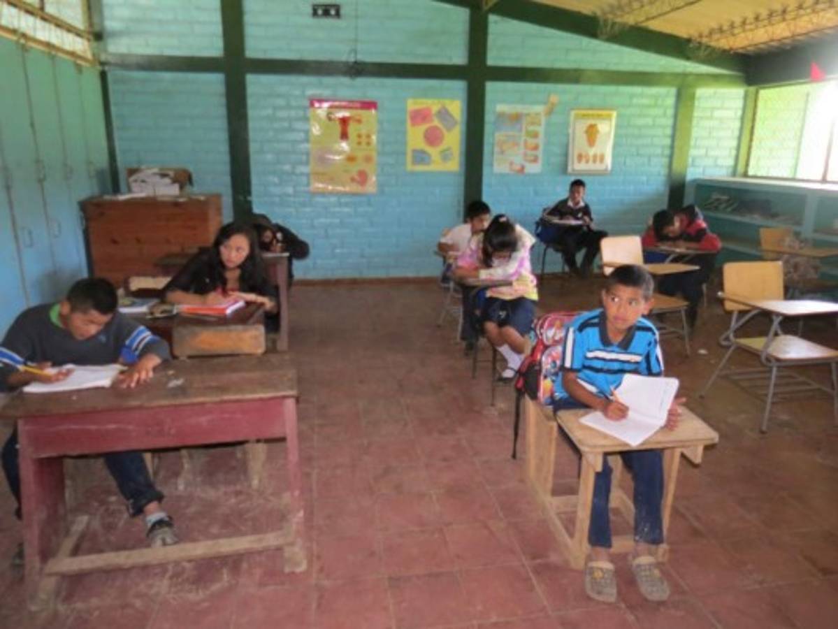 Con 100 lempiras al día viven habitantes de la frontera hondureña