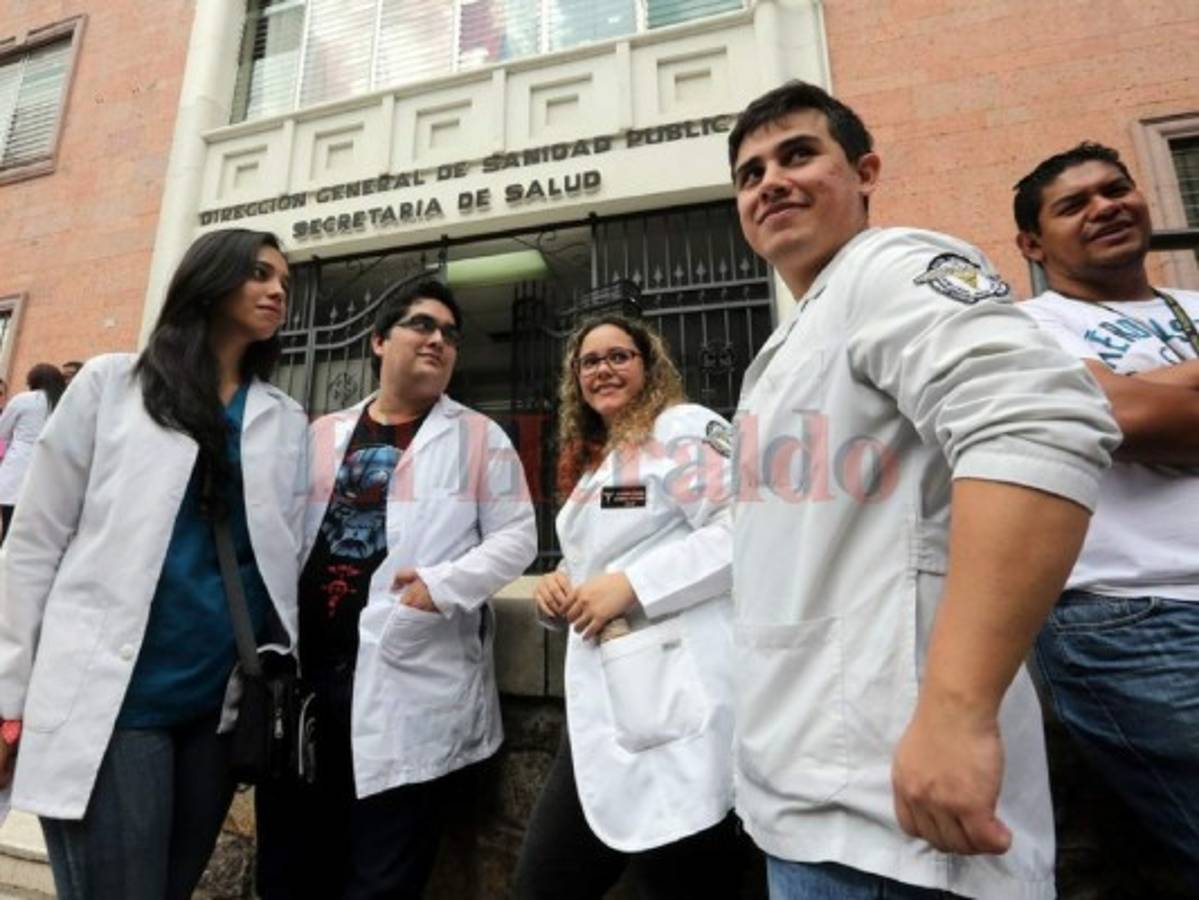 Médicos suspenden asambleas informativas y reanudan atenciones
