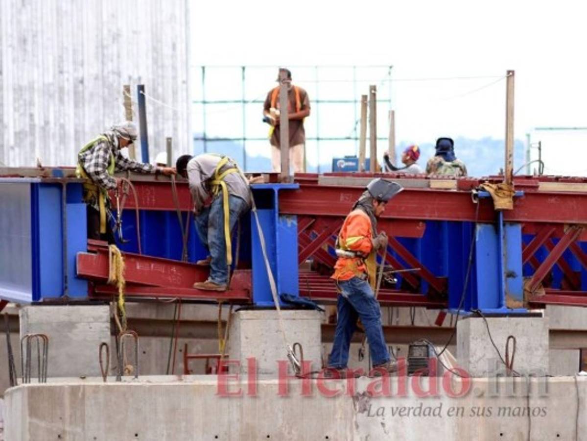 Empresas no pagan salario mínimo a más de 600 mil trabajadores en Honduras