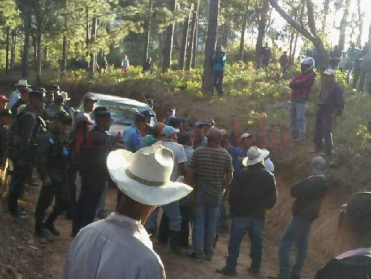 Campesinos retienen por 24 horas a militares en el departamento de La Paz