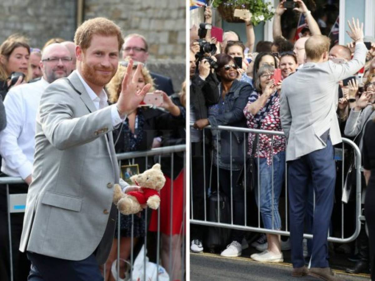 Un osito de peluche, el regalo menos esperado a horas de la boda del príncipe Harry y Meghan