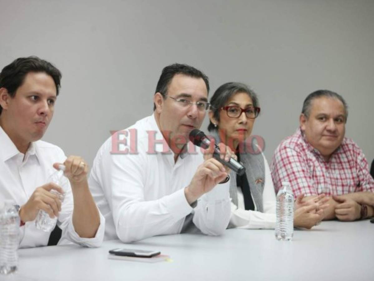 Luis Zelaya: El que vote a favor de reglamentar la reelección será expulsado