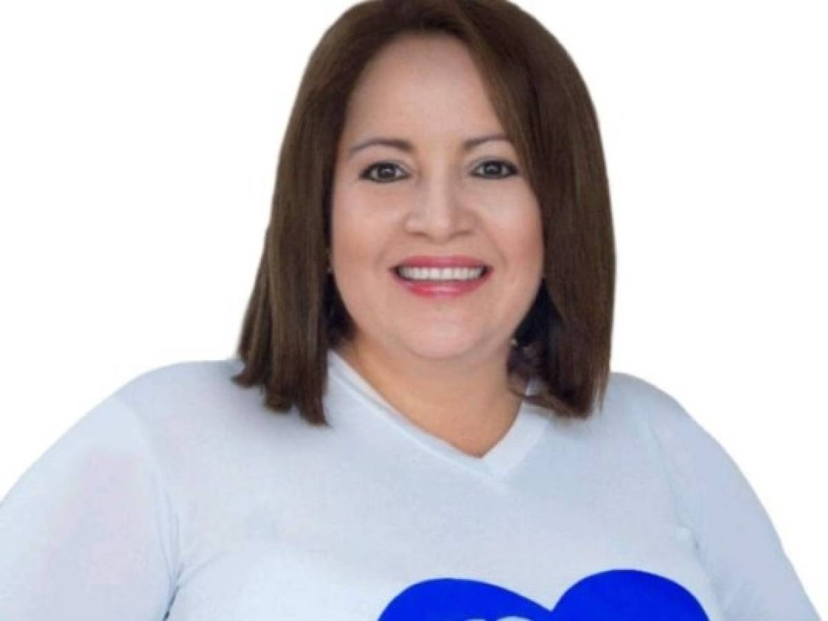 Eva Fernández, 'Corazón Azul', asegura que votará por 'Tito' Asfura