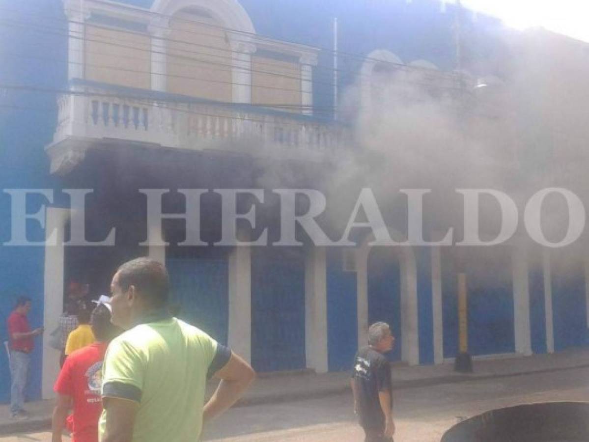 Prende fuego a sede del Partido Nacional en Comayagüela