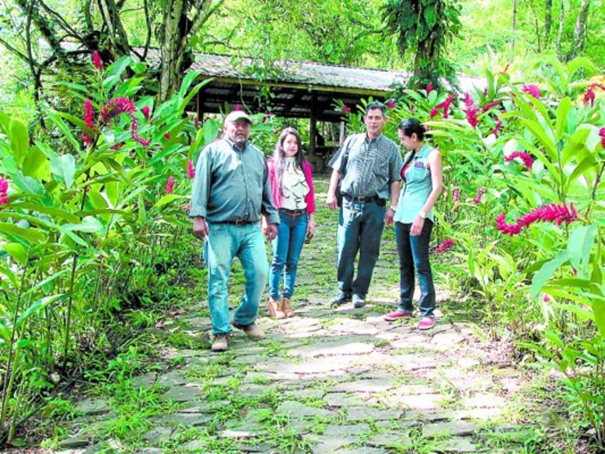 Jardín Botánico El Carao, santuario de vida silvestre en La Libertad