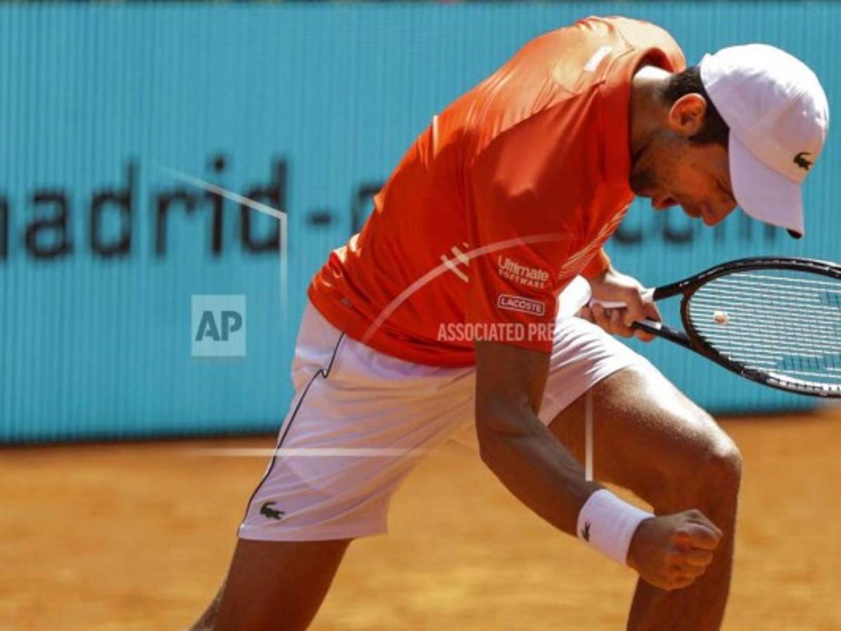 Djokovic avanza a cuartos de final en Madrid