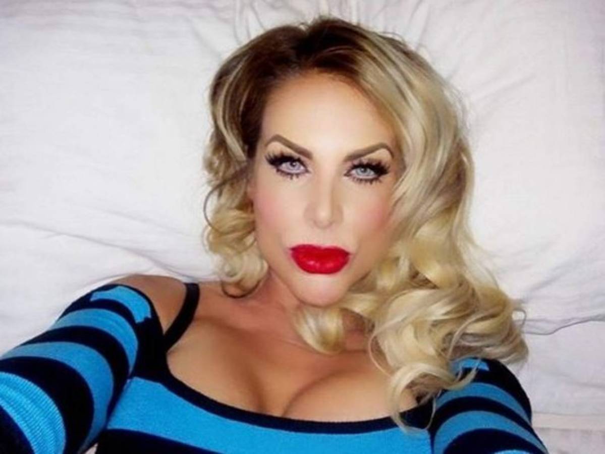 Critican sexy foto de Lorena Herrera por exceso de filtros  