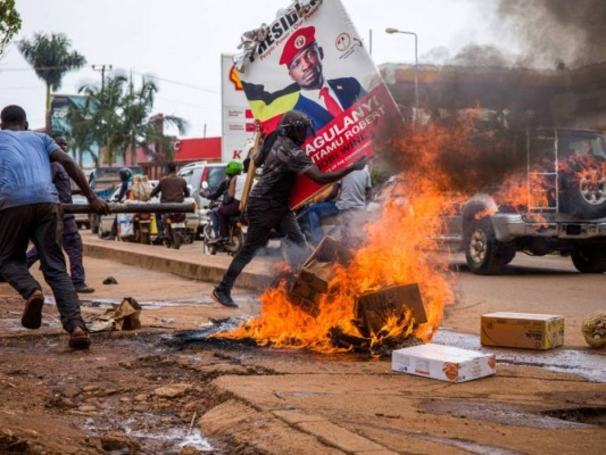Inicio de campaña presidencial en Uganda deja 37 muertos