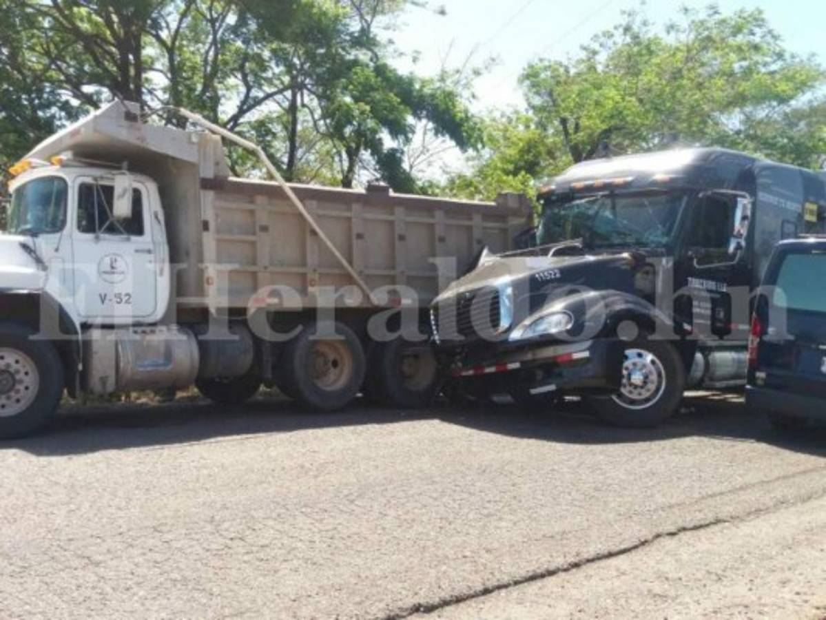 Honduras: Fallece uno de los tres heridos que dejó colisión entre volqueta y rastra en Choluteca