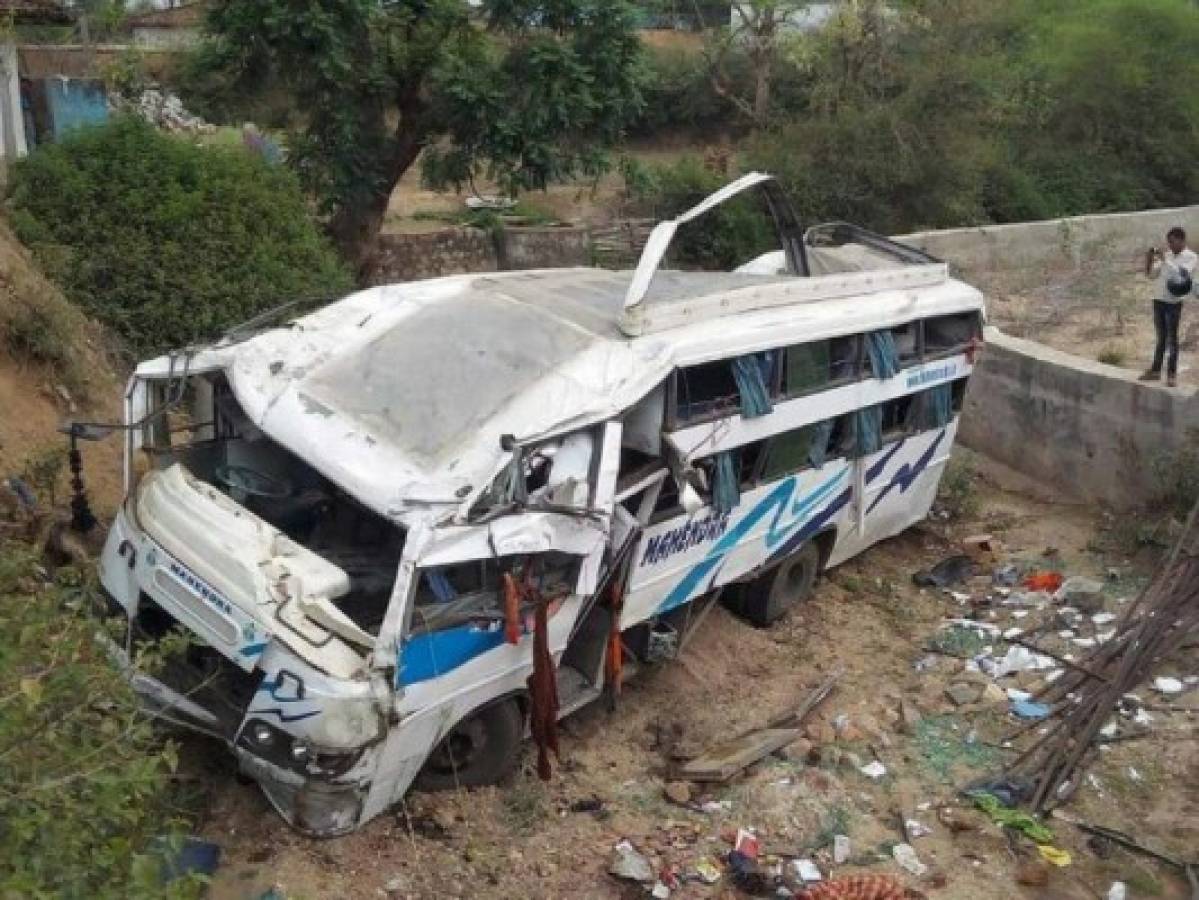 Al menos 16 muertos en accidente de carretera en Pakistán