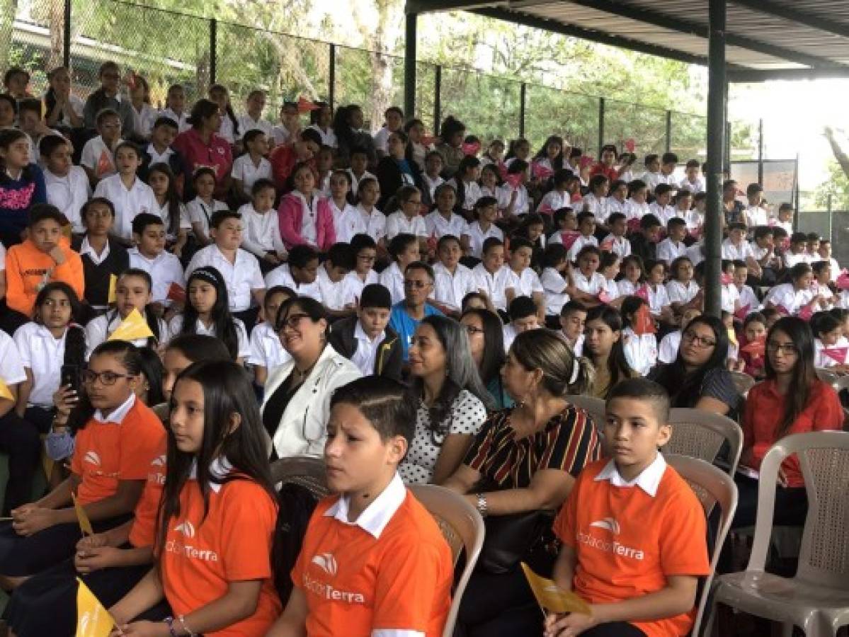 Fundación Terra donará 12,500 becas a escolares