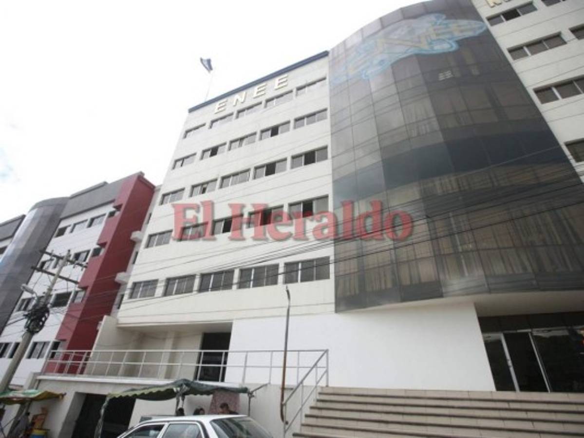 Poder Ejecutivo y Congreso Nacional acuerdan veda en contratos de energía