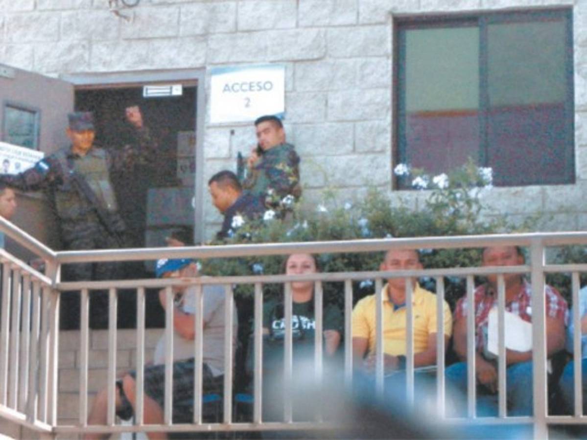 El Instituto de la Propiedad bajo resguardo para evitar ingreso de los tramitadores