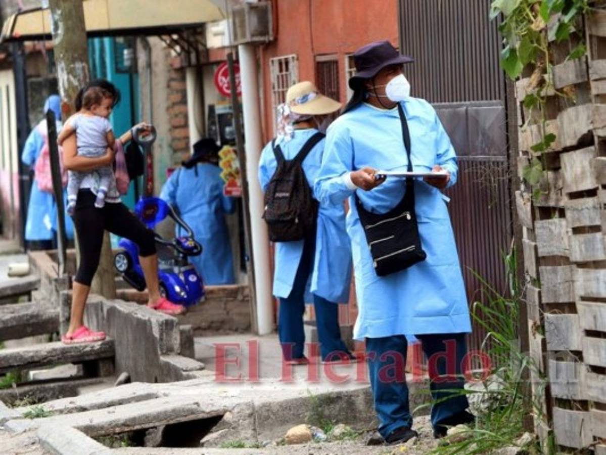 El recurso humano de los centros de salud junto a guías de familia serían los encargados de identificar a las personas que vacunarán en sus casas. Fotos: El Heraldo