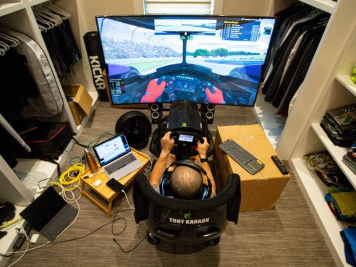 Timmy Hill gana carrera virtual de NASCAR de serie iRacing  