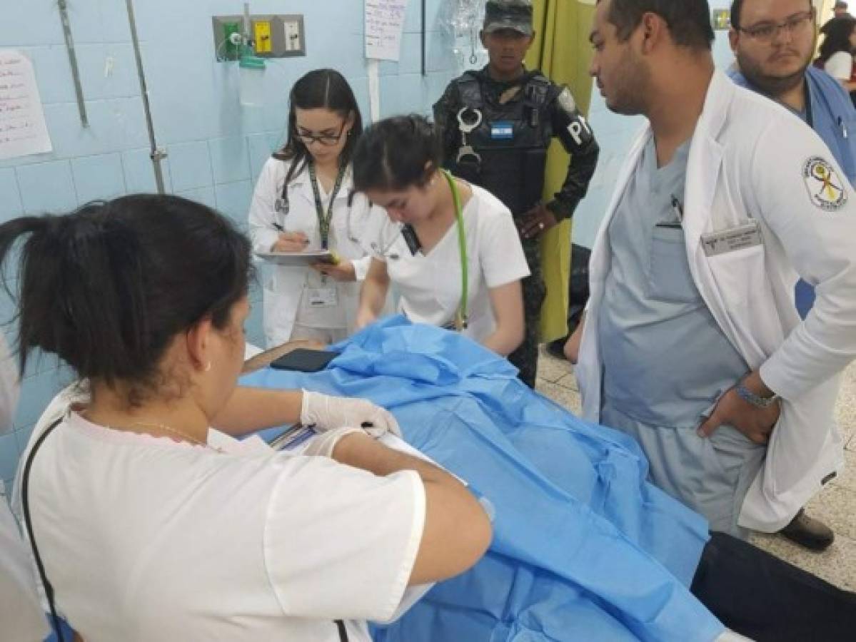 Víctimas de accidente aéreo son trasladas al Hospital Escuela Universitario de Tegucigalpa, Honduras