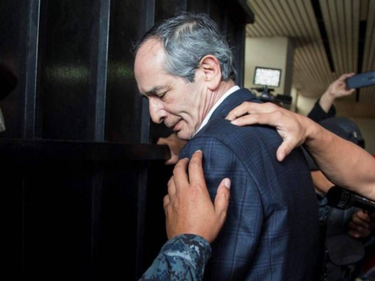 Expresidente de Guatemala, Álvaro Colom, podrá salir de prisión