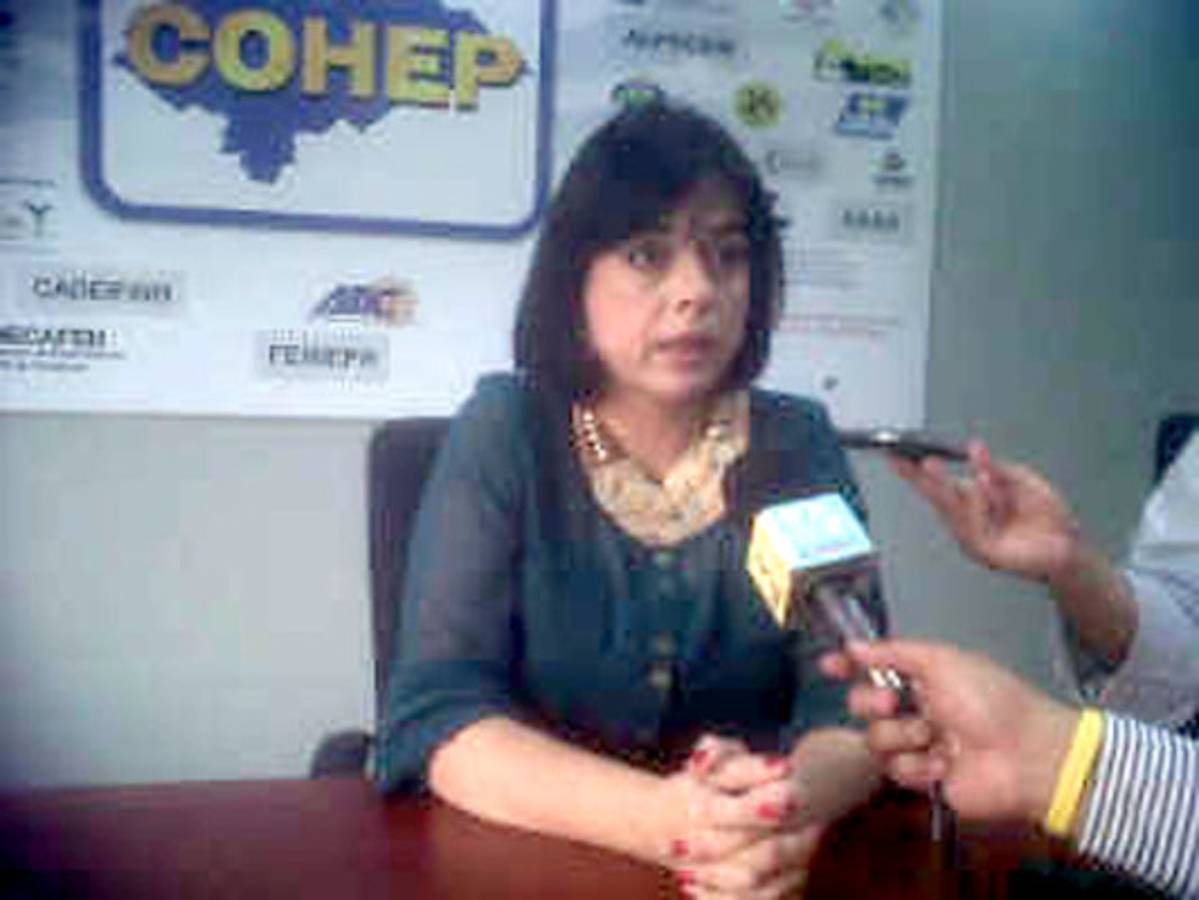 Venta de combustible cambia de galón a litros