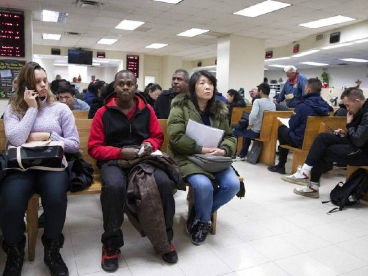 Inmigrantes inician trámites de licencia de conducir en NY 